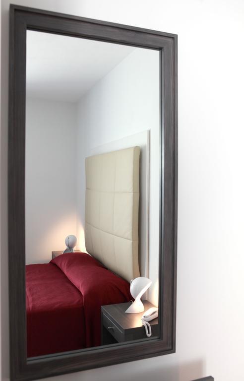 Brezza Di Grecale Aparthotel Трапани Стая снимка