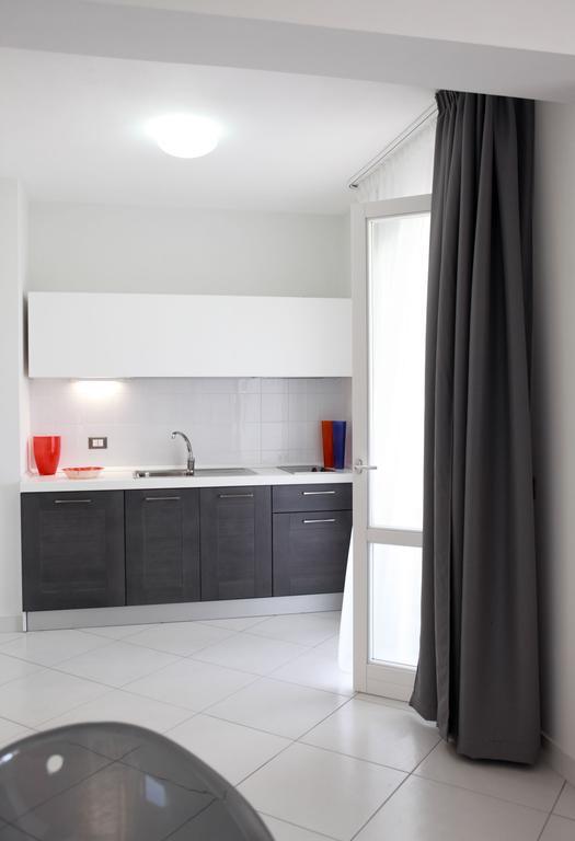 Brezza Di Grecale Aparthotel Трапани Стая снимка