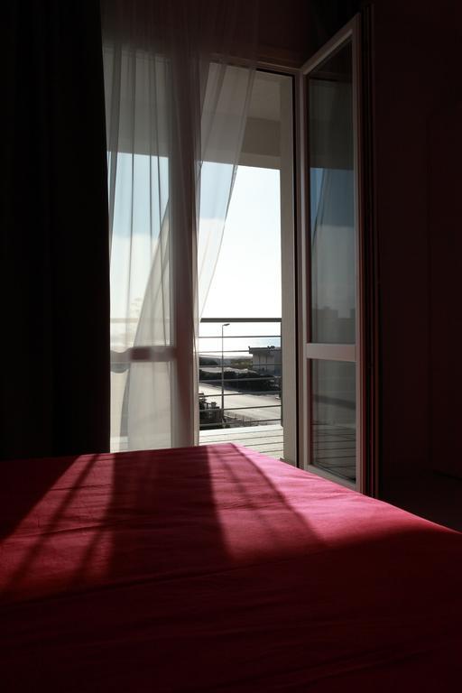 Brezza Di Grecale Aparthotel Трапани Стая снимка
