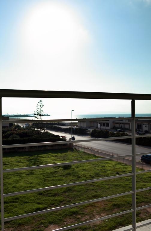 Brezza Di Grecale Aparthotel Трапани Стая снимка