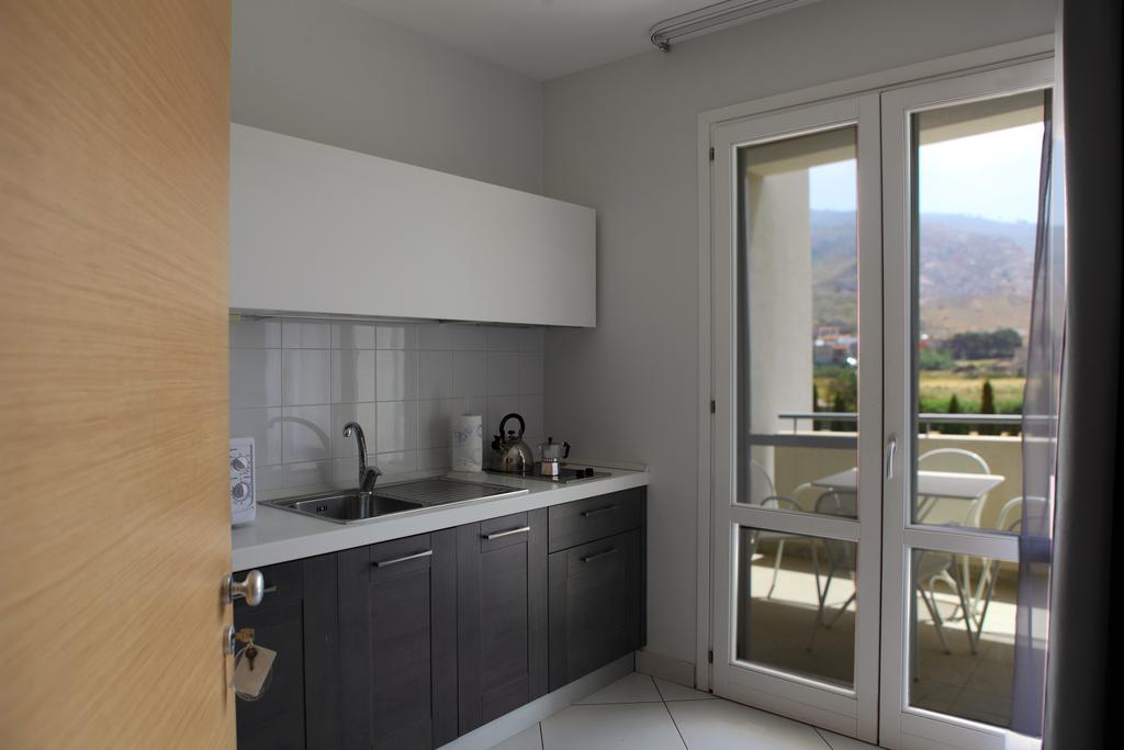 Brezza Di Grecale Aparthotel Трапани Екстериор снимка
